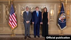 Presidenti i Kosovës, Hashim Thaçi dhe homologu i tij amerikan, Donald Trump me gruan e tij, Melania.