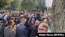 პრორუსული „პატრიოტული ბლოკის“ აქცია კიშინიოვში, მოლდოვის პარლამენტთან. 2025 წლის 29 სექტემბერი