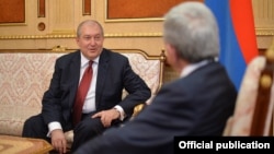 Armenia - President Serzh Sarkisian (R) meets with former Prime Minister Armen Sarkissian in Yerevan, 16 February 2017.