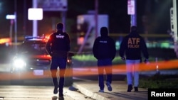 پوليسو یو کس په برید کې د لاسلرلو په تور نیولي دي.