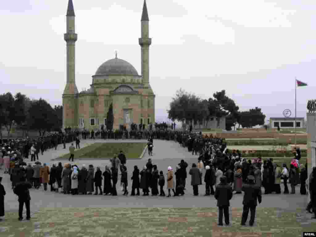 «Türk camisi» məscidi. 2009-cu ilin aprelin 26-dan təmirə dayanıb. 