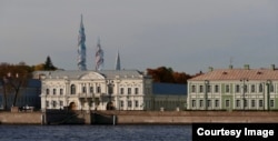 Визуализация: вид на Петербургский университет в случае, если в Лахте будут построены еще две башни "Газпрома"