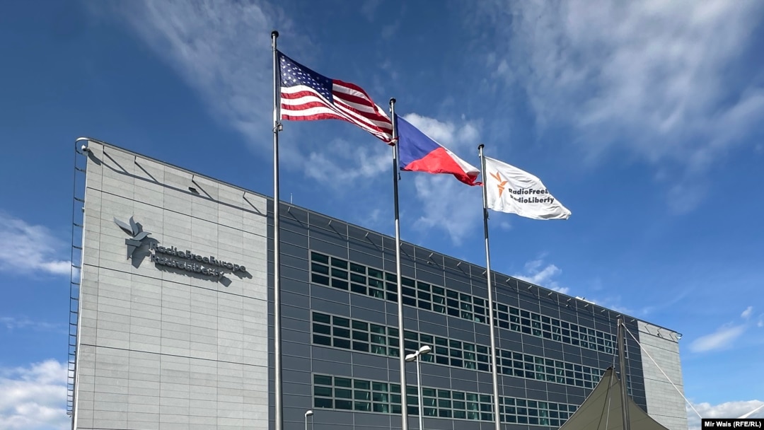 Аралда порно көру