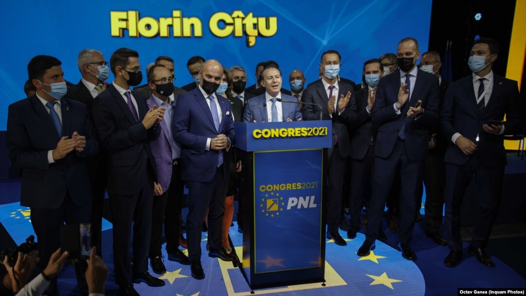 Florin Cîțu și echipa câștigătoare la congresul din 25 septembrie 2021. Aceeași oameni vor să îl debarce de la conducerea PNL.