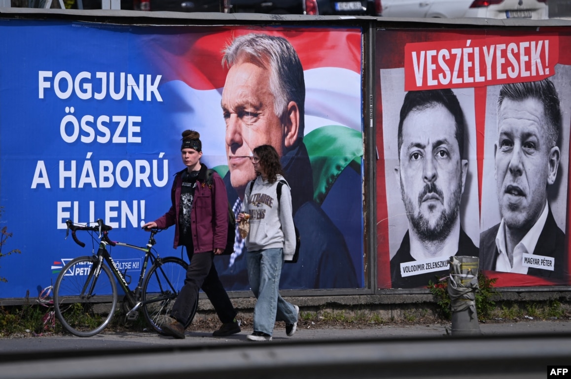 Виборча кампанія в Угорщині навесні 2026 року. Партія тодішнього прем’єра Віктора Орбана використовувала в пропаганді нібито підтримку Петера Мадяра українським президентом. Але Орбан і його партія «Фідес» вибори програли