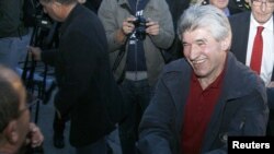 Ilija Jurišić po povratku u Tuzlu nakon oslobađanja iz zatvora u Beogradu, oktobar 2010.