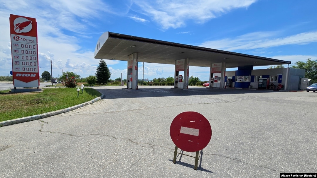 rferl.org - RFE/RL's Russian Service - 'It's Come To This': Gas Shortages Hit Russia As Ukraine Hits Refineries