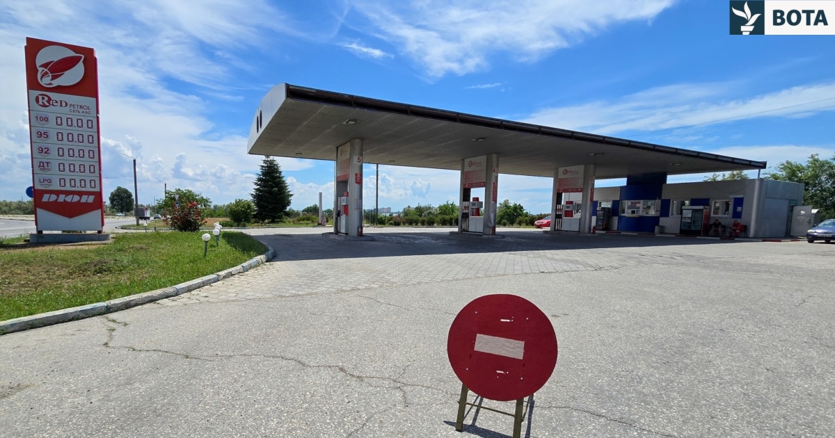 Mungesa e karburantit godet Rusinë si pasojë e sulmeve ukrainase ndaj rafinerive