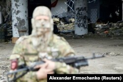 Amnesty International and Human Rights Watch looked in detail at 18 alleged cases of arbitrary, prolonged detention of civilians by both sides in the conflict, which has claimed more than 9,400 lives since April 2014.
