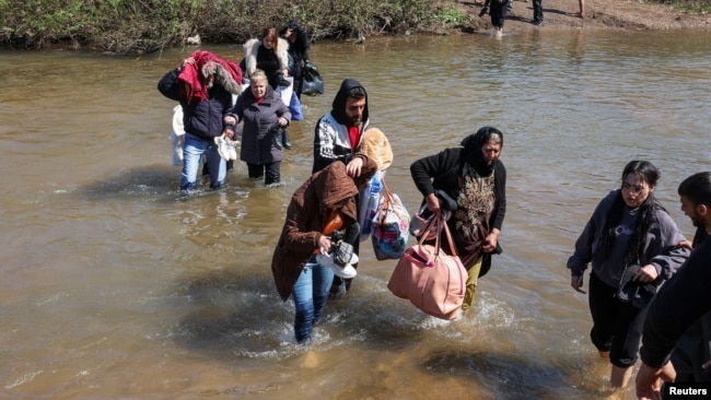 Suriyanın qərbindəki zorakılıqdan qaçan ələvilər