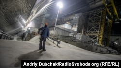 Внутри конфайнмента: Чернобыльский «зверь» в клетке (фоторепортаж)