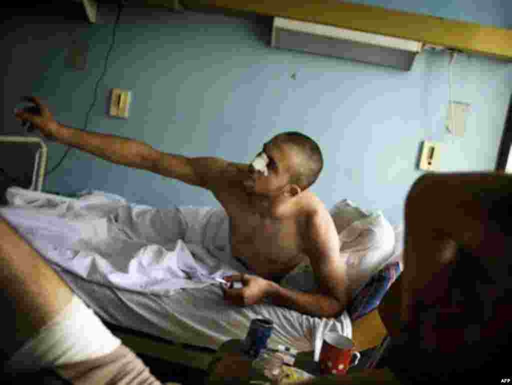 Раненый грузинский солдат в госпитале Тбилиси, 15 августа 2008 года &nbsp;