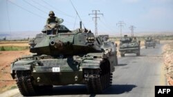 Турецкие войска покидают сирийскую деревню Аль-Вакф.