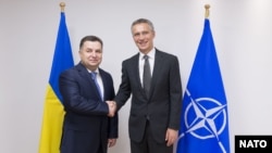 Stepan Poltorak və Jens Stoltenberg