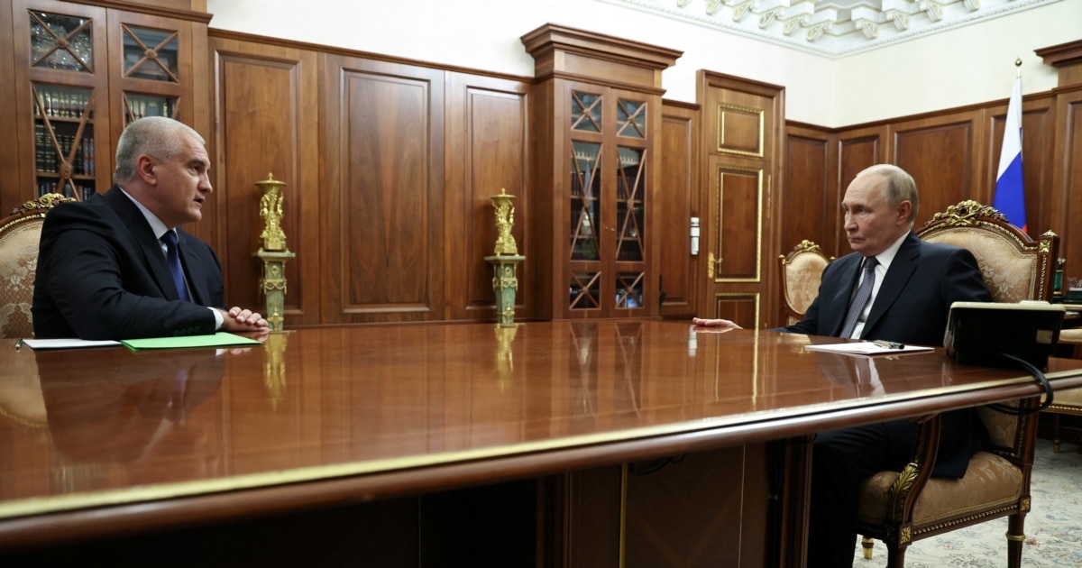 «Крим з Вами і Крим за Вас!». Чому Аксьонов полетів до Путіна і клявся йому у вірності?