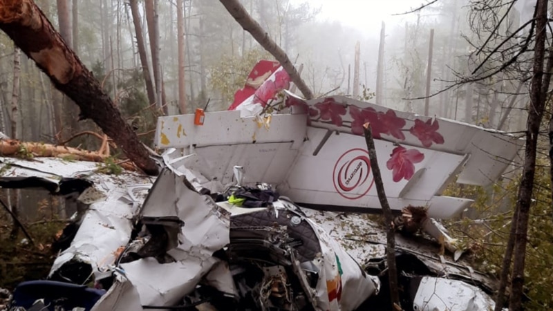 Четверо погибли, остальных зажало в салоне: новые данные об авиакатастрофе в Иркутской области России (+видео)
