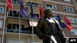Памятник бывшему командующему Армии освобождения Косово в Приштине. Иллюстративное фото. 