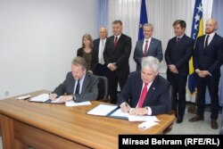 Potpis na dogovor o Mostaru Izetbegović i Čović stavili su u prosustvu međunarodnih zvaničnika u BiH
