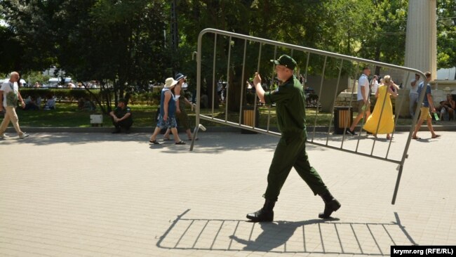 Праздник не для всех: российский День флота в Севастополе (фотогалерея)