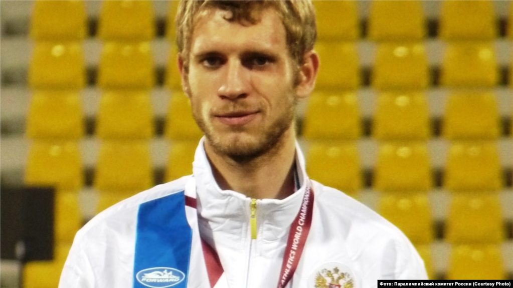 В марте 2025 года на войне погиб другой россиянин с нарушениями интеллекта – паралимпиец Александр Работницкий (на фото)