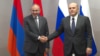 სომხეთის პრემიერ-მინისტრი ნიკოლ ფაშინიანი რუსეთის პრემიერ-მინისტრ მიხაილ მიშუსტინს(მარჯვნივ) რუსეთში შეხვდა 2025 წლის ივლისშიც