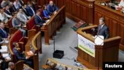 Петро Порошенко під час виступу в парламенті, 6 вересня 2016 року