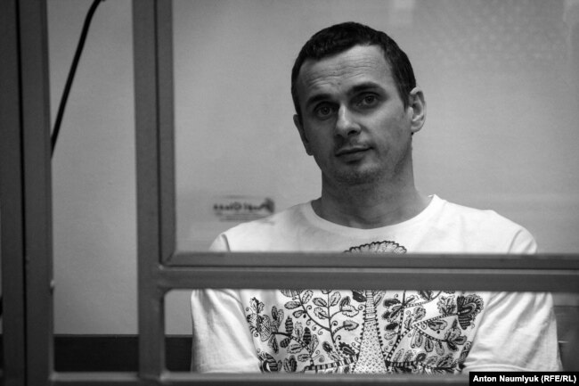 Олег Сенцов во время суда