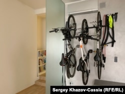 Aleksei and Denis's bikes at their Moscow apartment.