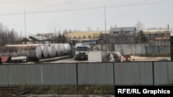 AzadlıqRadiosunun mənbələrinə görə, oğurlanmış neft bu bazaya boşaldılır. Nijnevartovsk