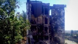 Лисичанск после российских обстрелов практически полностью разрушен.