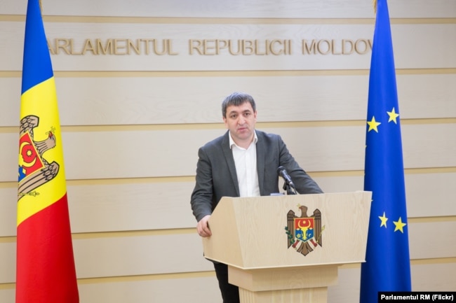 Депутат, голова комісії з питань національної безпеки, оборони та громадського порядку Ліліан Карп