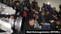 Казахстанские журналисты на пресс-конференции. Иллюстративное фото.