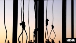  ایران به دلیل اعدام محکومان بدون دسترسی لازم به وکلای مدافع همواره از سوی سازمان‌های حقوق بشر مورد انتقاد قرار دارد.