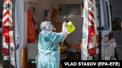 За даними МОЗ, понад чотири тисячі медпрацівників в Україні захворіли на COVID-19. Це близько 20% від усіх інфікованих