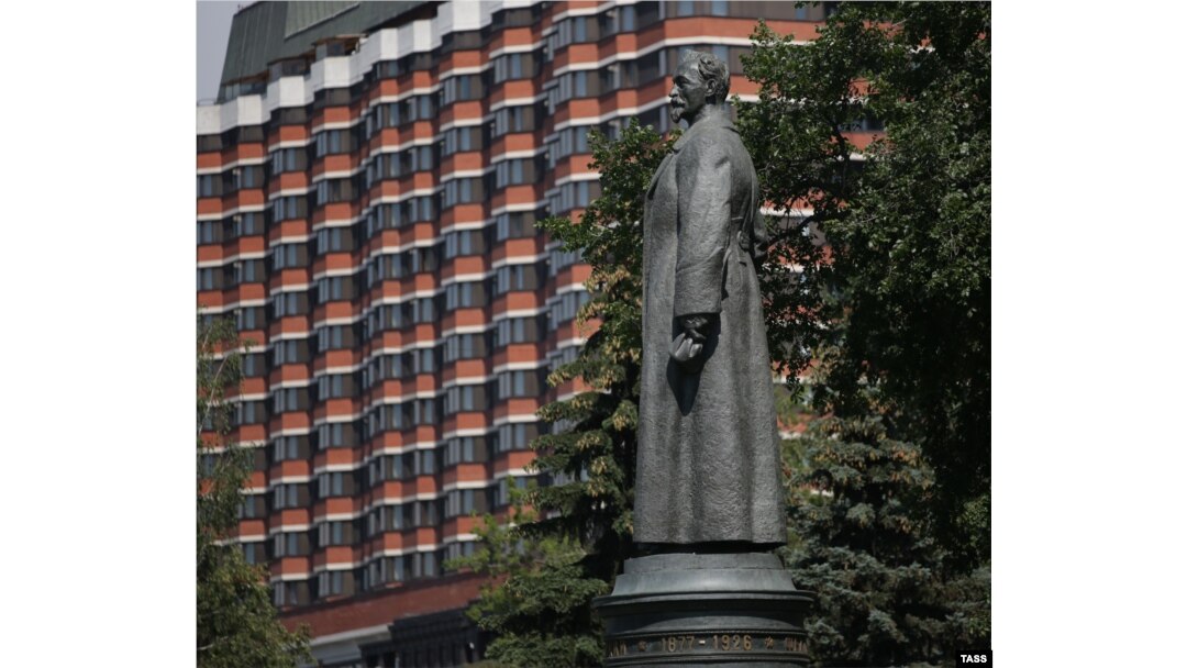 Памятник Дзержинскому, снесенный во время путча 1991 года, в московском парке "Музеон"