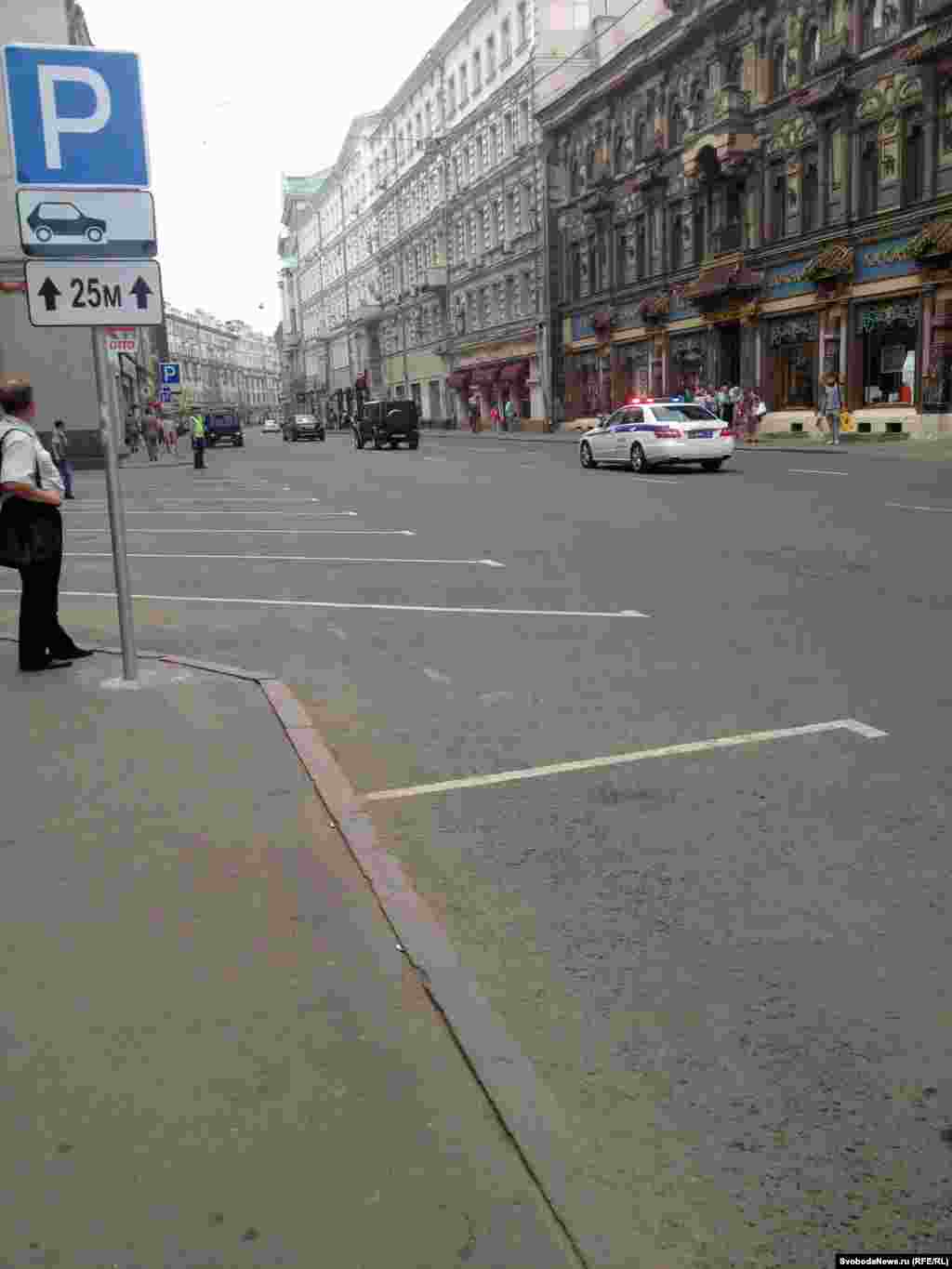 В ожидании премьер-министра Дмитрия Медведева. Перекрытые улицы у здания Высшей школы экономики