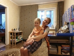 Светлана Оболенская с младшей Аней
