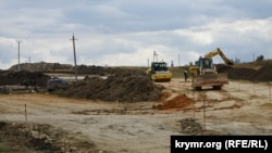Участок будущей трассы «Таврида» возле села Некрасово в Белогорском районе Крыма, октябрь 2017 года