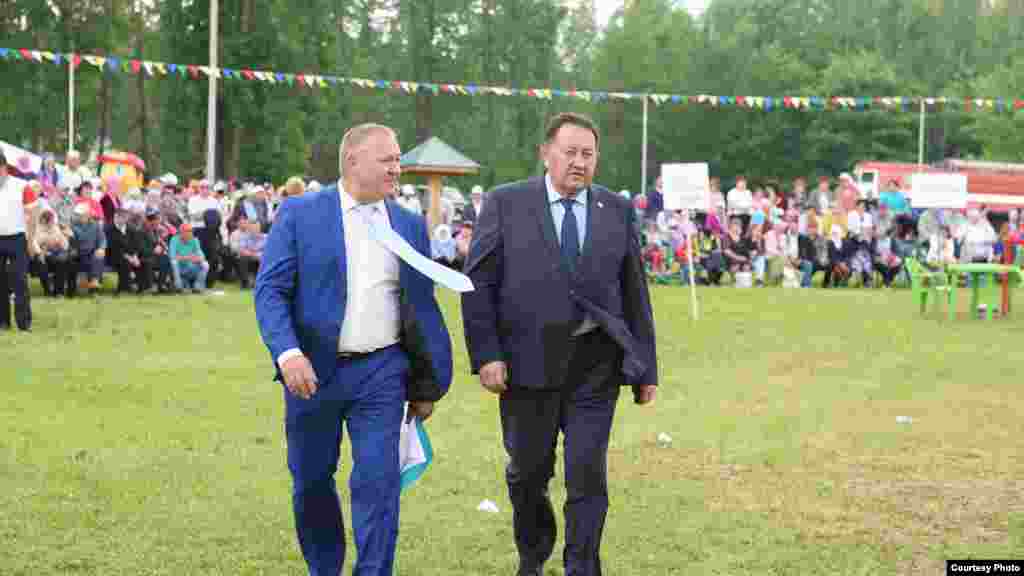 Сабантуйның төп оештыручылары - Татарстанның мәдәният министры Айрат Сибагатуллин һәм Тинчурин театры мөдире Фәнис Мөсәгыйтов 