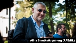 Mark Feygin Qırımda, arhivden alınğan fotoresim