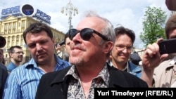 Андрей Макаревич на "Контрольной прогулке" писателей в Москве 13 мая 2012 года