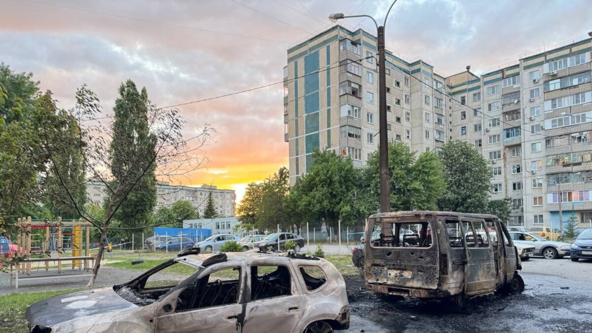 В российском Белгороде обрушился подъезд многоэтажного жилого дома