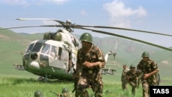 An airborne unit of the Tajik Army during exercises in the country's south (file photo)