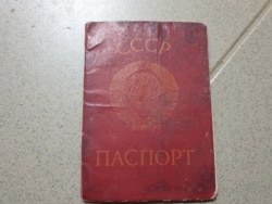 У родителей Сирожаддина есть советские паспорта, у него - никакого