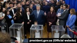 Порошенко: готовий до «глибокого та предметного діалогу з тими, кого не зміг переконати перед першим туром»