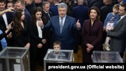 Петр Порошенко на избирательном участке, 31 марта 2019 года 