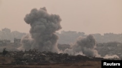 Tym ngrihet nga Gaza pas një shpërthimi, më 10 korrik 2025.