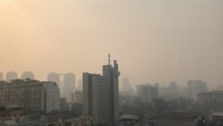 Вранці 17 квітня Київ окутав густий дим