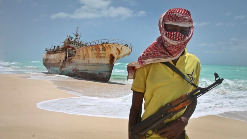 مالک یک کشتی باری بنگلادشی می‌گوید دزدان دریایی سومالی آن را ربوده‌اند
