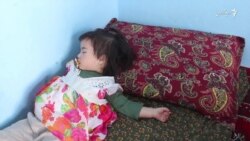 مادری در کابل دو کودک‌اش را به فروش می‌رساند